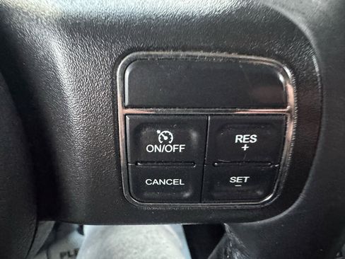 Used 2016 Jeep Patriot Latitude w/ Premium Sound Group image 17