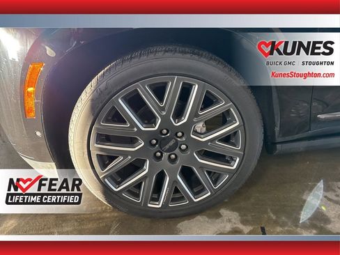 Used 2025 GMC Yukon XL Denali Ultimate AWD/4WD image 18