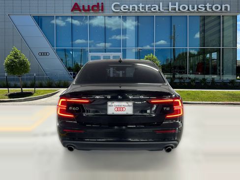 Used 2019 Volvo S60 T5 Momentum image 10