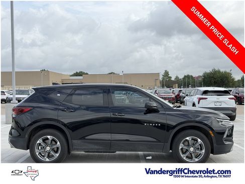 Certified 2025 Chevrolet Blazer LT AWD/4WD image 3