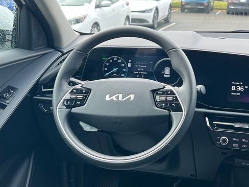 Certified 2025 Kia Niro Wind FWD image 16