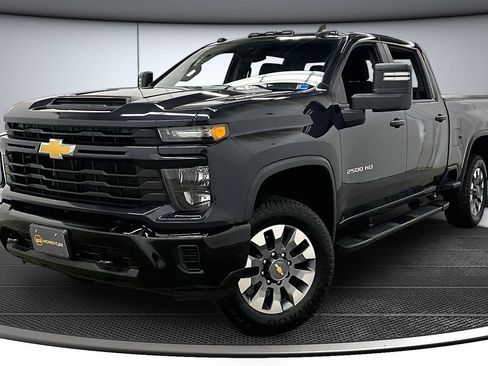 Used 2024 Chevrolet Silverado 2500 Custom w/ Custom Convenience Package AWD/4WD image 3