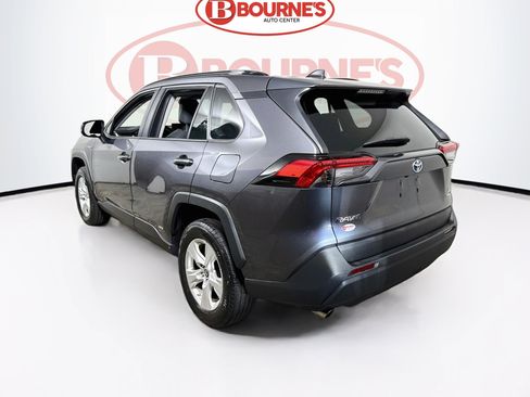 Used 2021 Toyota RAV4 LE AWD/4WD image 6
