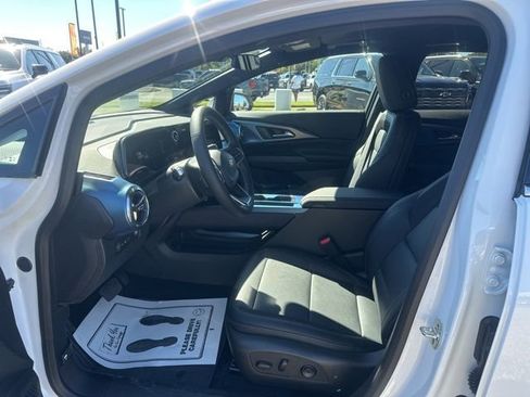 New 2026 Chevrolet Equinox EV LT image 16