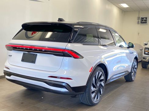 New 2026 Lincoln Nautilus Reserve w/ Jet Appearance Package AWD/4WD image 7