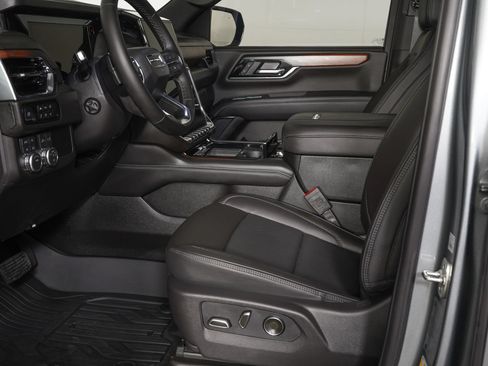 Used 2026 GMC Yukon Denali w/ Sun & Power Step Package AWD/4WD image 15