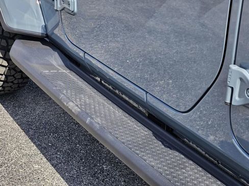 New 2025 Jeep Gladiator Sport image 24