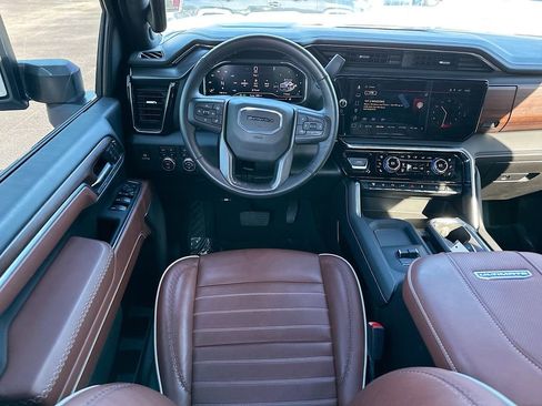 Used 2025 GMC Sierra 2500 Denali Ultimate image 24