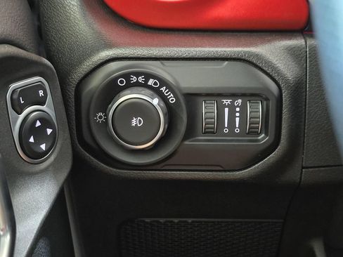 Used 2019 Jeep Wrangler Unlimited Rubicon AWD/4WD image 19