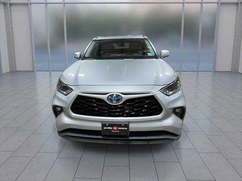 Certified 2021 Toyota Highlander XLE image 3