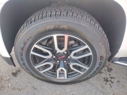 Used 2019 GMC Yukon XL Denali w/ Open Road Package image 30