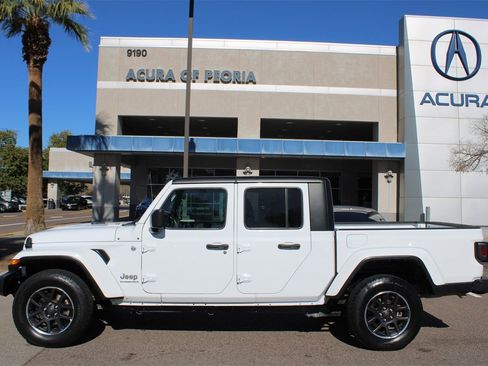 Used 2023 Jeep Gladiator Overland image 2