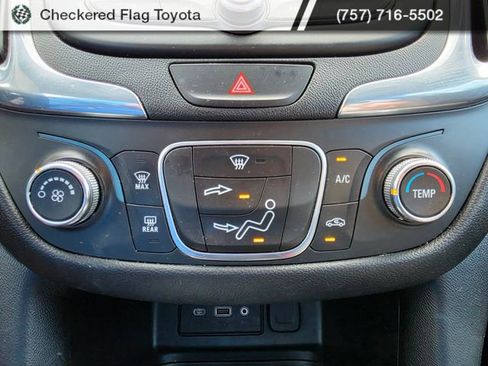 Used 2020 Chevrolet Equinox LT FWD image 19