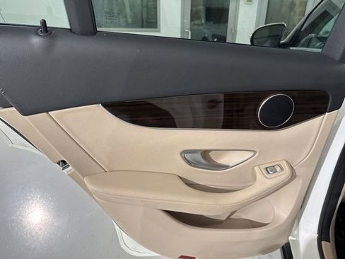 Used 2022 Mercedes-Benz GLC 300 w/ Premium Package Lite image 19