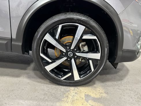 Used 2022 Nissan Rogue Sport SL w/ Premium Package image 32
