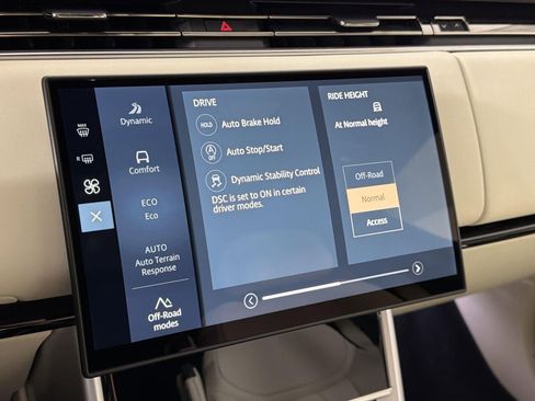 New 2026 Land Rover Range Rover Long Wheelbase SE image 18