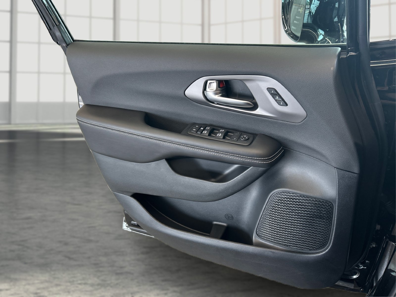 New 2027 Chrysler Pacifica Select w/ Family Tech Group FWD image 18