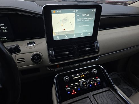 Used 2018 Lincoln Navigator Reserve w/ Technology Package image 14