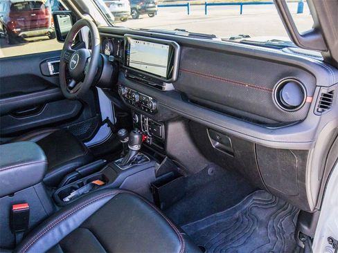 Used 2024 Jeep Wrangler Unlimited Rubicon image 17