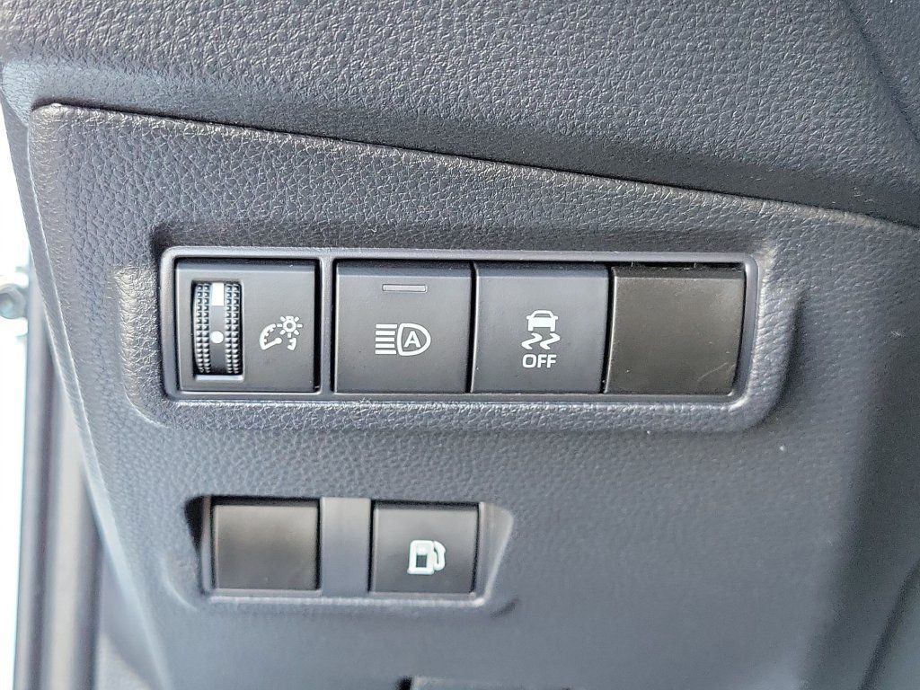 Used 2024 Toyota Corolla Cross AWD Hybrid image 25