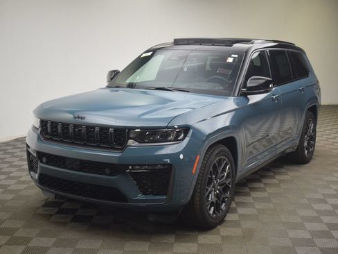 New 2026 Jeep Grand Cherokee L Summit w/ Obsidian Package AWD/4WD image 16