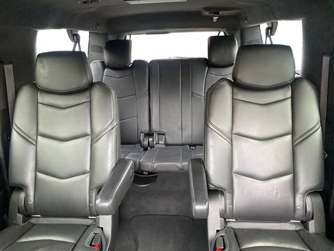 Used 2016 Cadillac Escalade ESV Platinum image 25