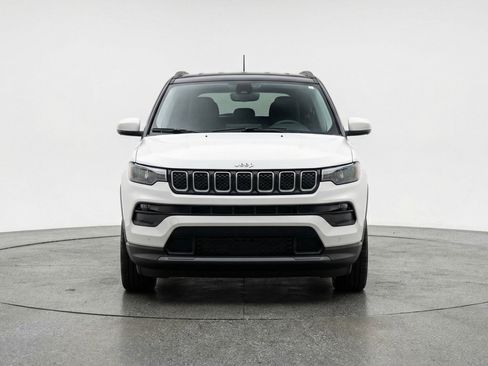 Used 2025 Jeep Compass Limited image 2
