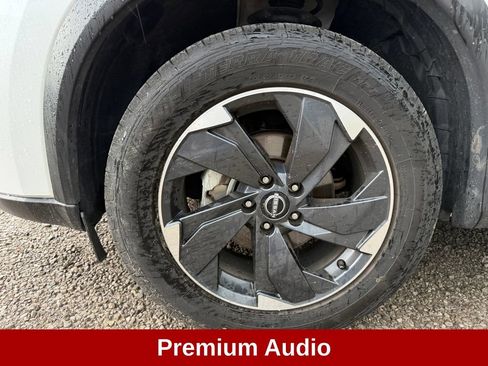 Used 2024 Nissan Rogue SV AWD/4WD image 11