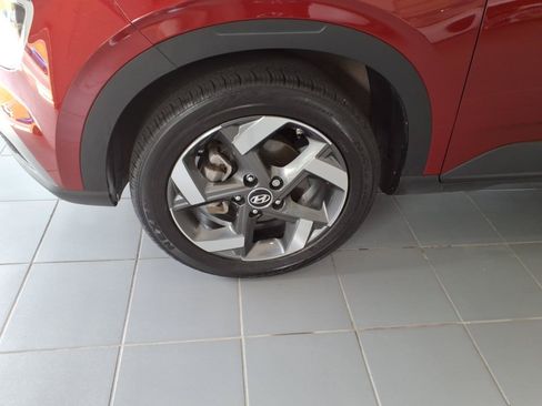Certified 2025 Hyundai Venue SEL FWD image 8