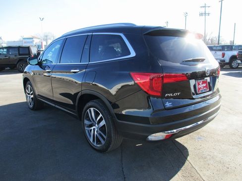 Used 2018 Honda Pilot Touring image 6