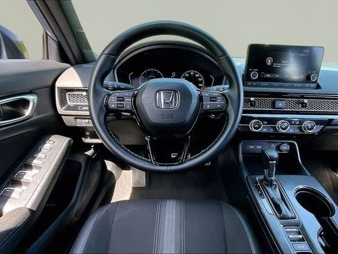 Used 2023 Honda Civic Sport image 9