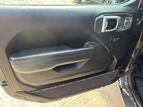 Used 2024 Jeep Wrangler Sport S image 14