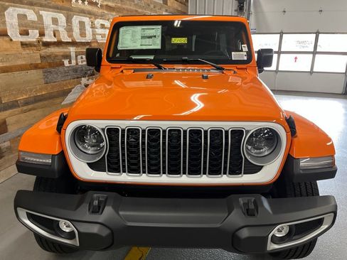 New 2026 Jeep Wrangler Unlimited Sahara w/ Whitecap Package AWD/4WD image 8