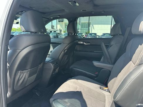 Used 2025 Hyundai Palisade Calligraphy AWD/4WD image 14