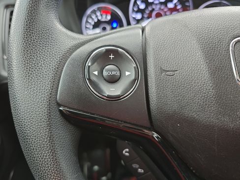 Used 2022 Honda HR-V LX image 16