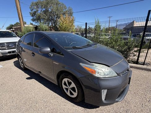 Used 2014 Toyota Prius Three FWD image 2