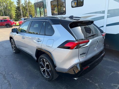 Used 2023 Toyota RAV4 XSE AWD/4WD image 3