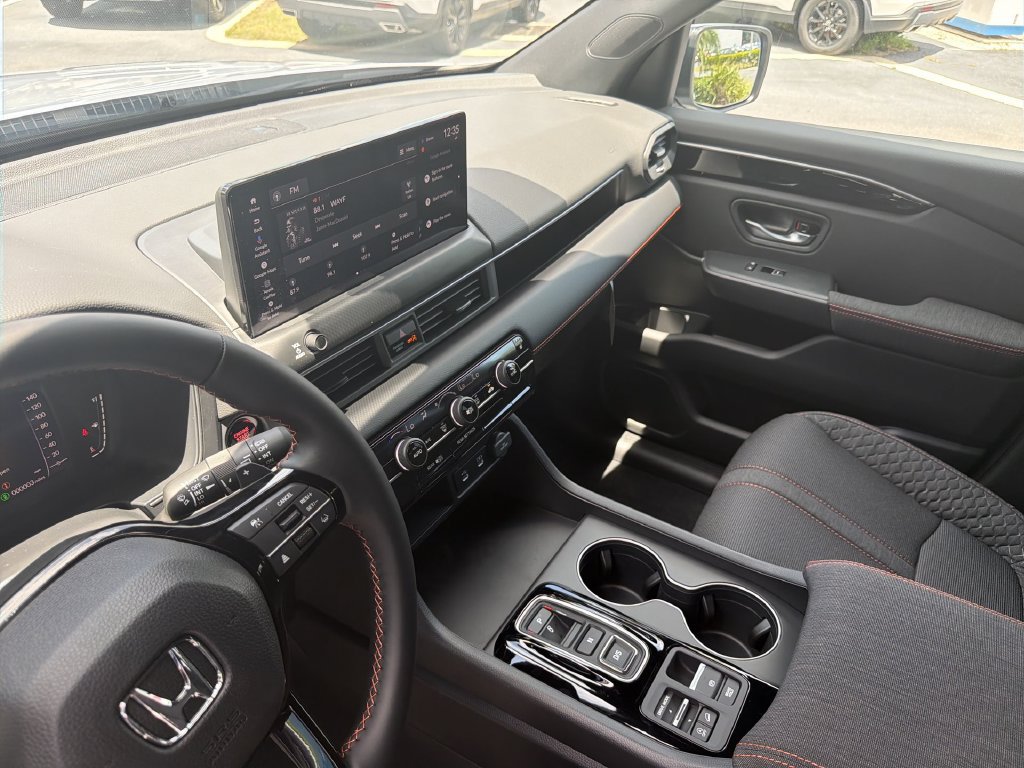 New 2026 Honda Pilot Sport image 24