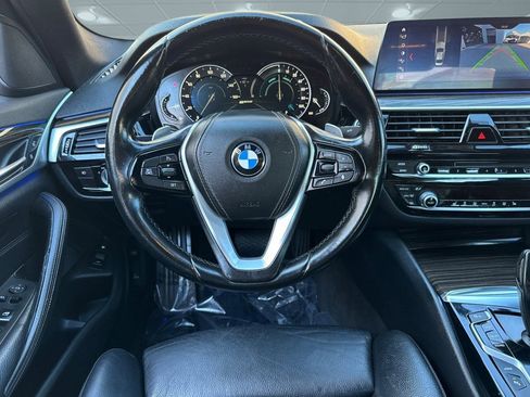 Used 2018 BMW 530e w/ Premium Package 2 image 27