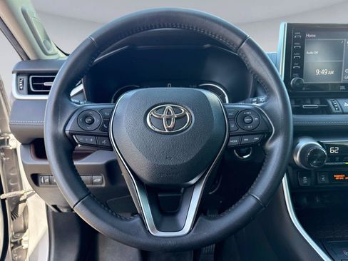 Used 2020 Toyota RAV4 Limited FWD image 29