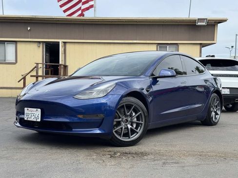 Used 2022 Tesla Model 3 Long Range AWD/4WD image 2