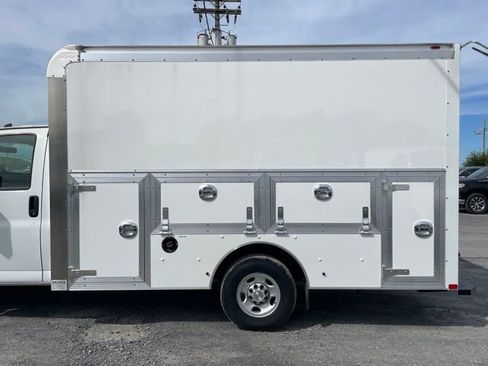 New 2025 Chevrolet Express 3500 w/ Power Convenience Package image 11