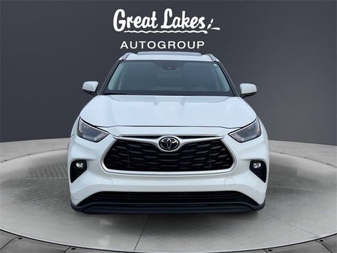 Used 2023 Toyota Highlander XLE image 8