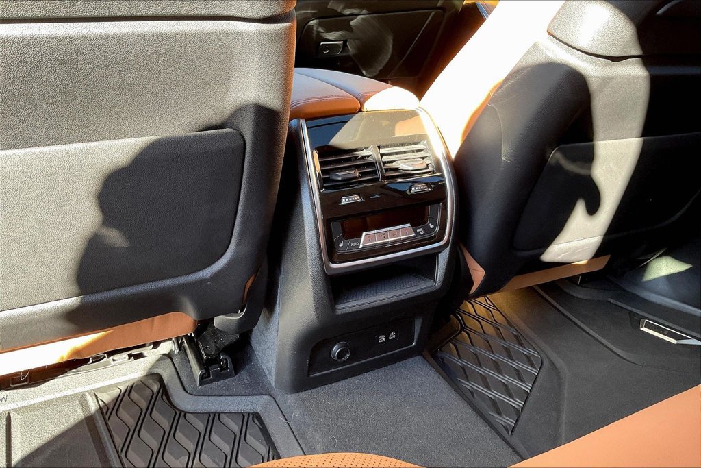 Used 2024 BMW X7 xDrive40i AWD/4WD image 10