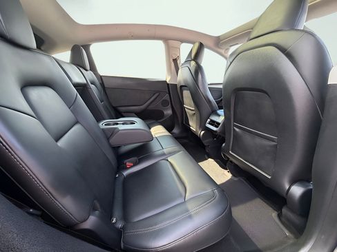 Used 2024 Tesla Model Y Long Range AWD/4WD image 25
