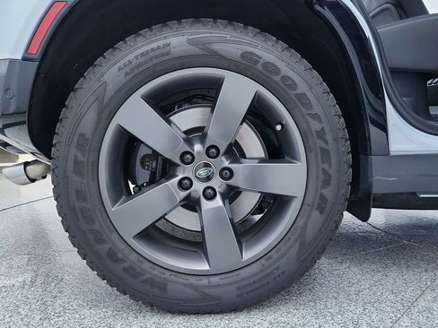 Used 2023 Land Rover Defender 110 V8 image 43