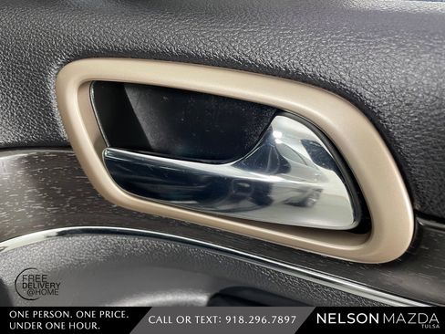 Used 2017 Jeep Grand Cherokee Limited w/ Luxury Group II image 54