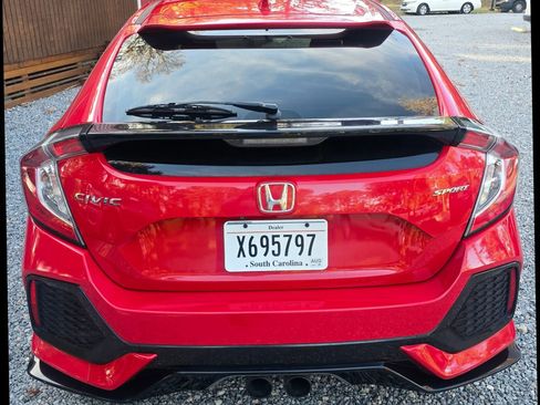 Used 2018 Honda Civic Sport image 8