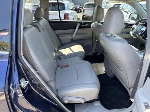 Used 2013 Toyota Highlander SE AWD/4WD image 11