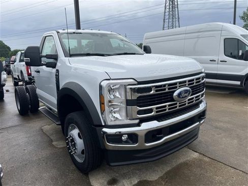 New 2025 Ford F550 2WD Regular Cab Super Duty image 3